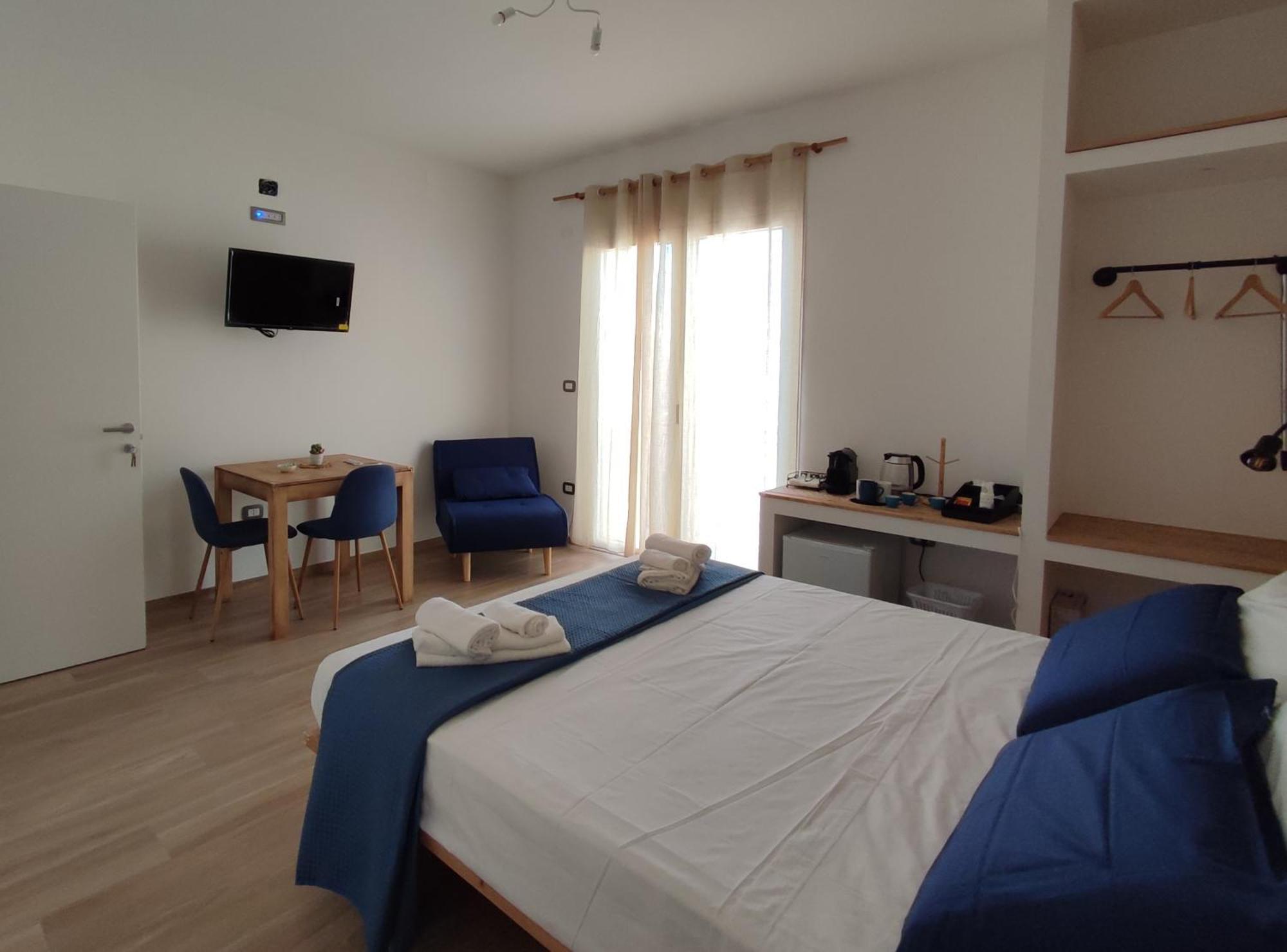 Pietra Bianca Bed & Breakfast Cutrofiano Bagian luar foto
