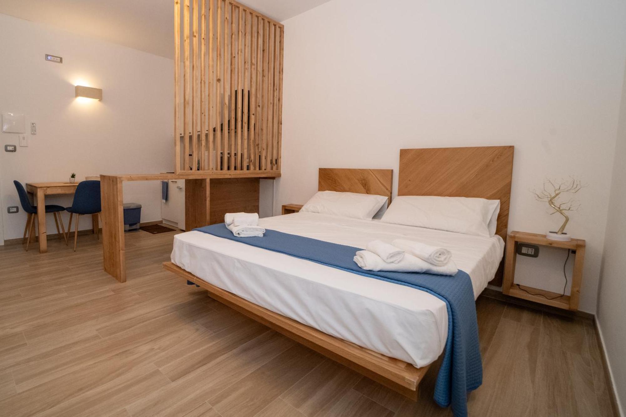 Pietra Bianca Bed & Breakfast Cutrofiano Bagian luar foto