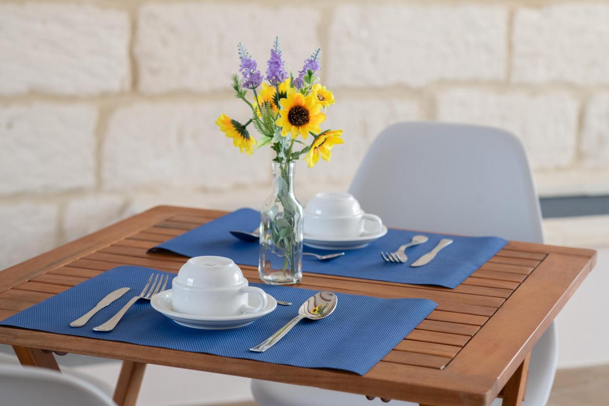 Pietra Bianca Bed & Breakfast Cutrofiano Bagian luar foto