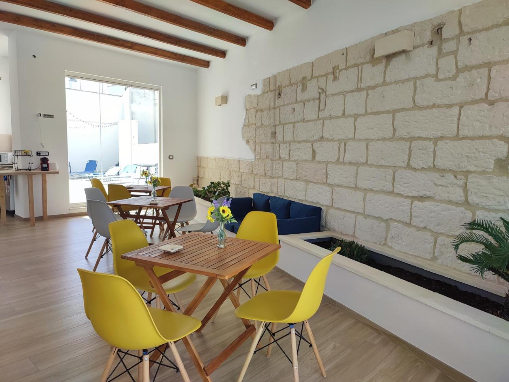 Pietra Bianca Bed & Breakfast Cutrofiano Bagian luar foto
