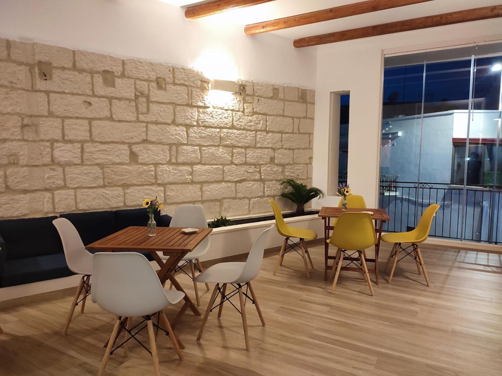 Pietra Bianca Bed & Breakfast Cutrofiano Bagian luar foto