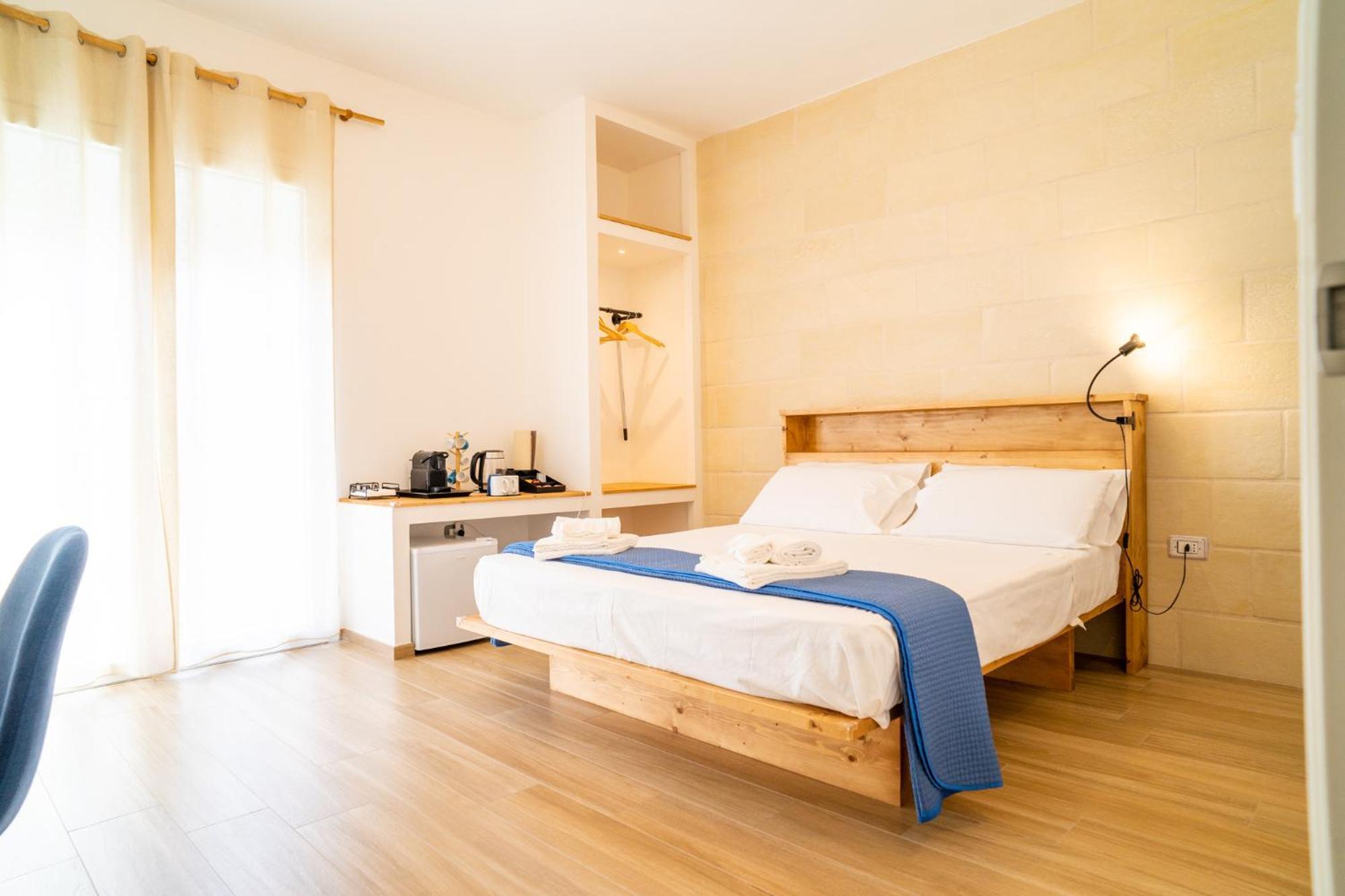 Pietra Bianca Bed & Breakfast Cutrofiano Bagian luar foto