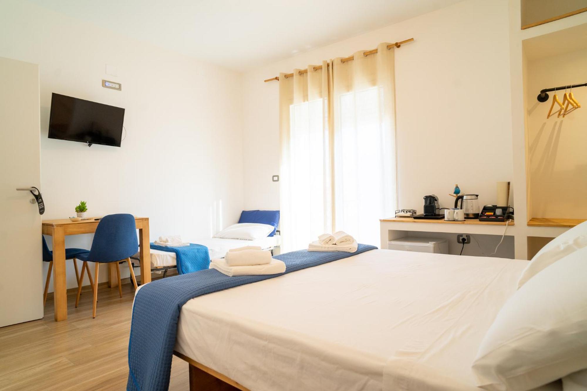 Pietra Bianca Bed & Breakfast Cutrofiano Bagian luar foto