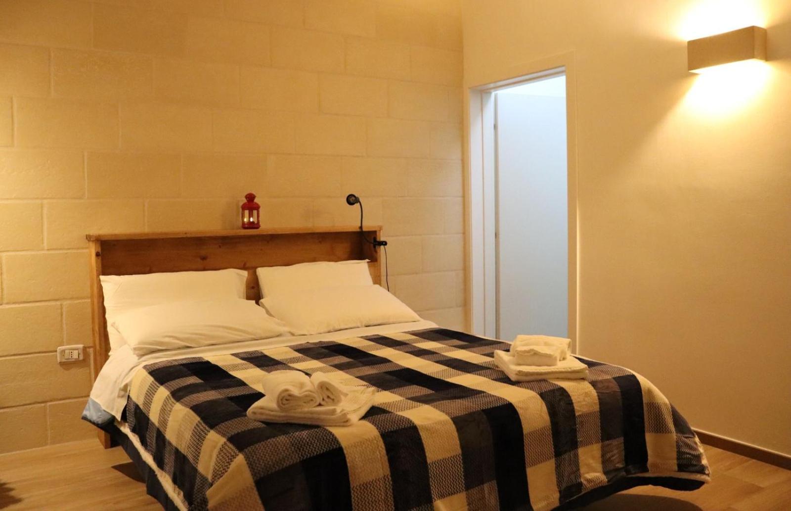 Pietra Bianca Bed & Breakfast Cutrofiano Bagian luar foto