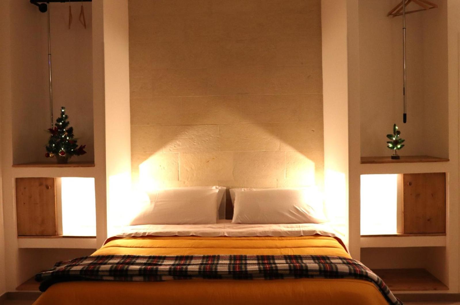 Pietra Bianca Bed & Breakfast Cutrofiano Bagian luar foto